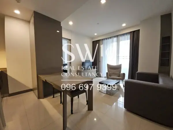 M Silom (JJ1945) - 2