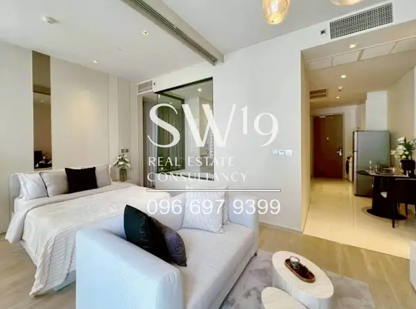 Ashton Silom (JJ2048) - 4