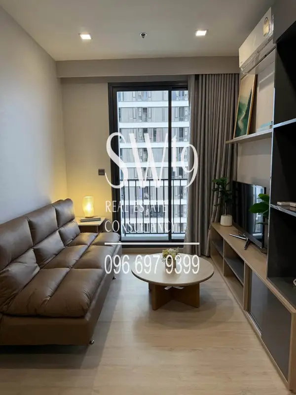 M Thonglor 10 (JJ1424) - 2