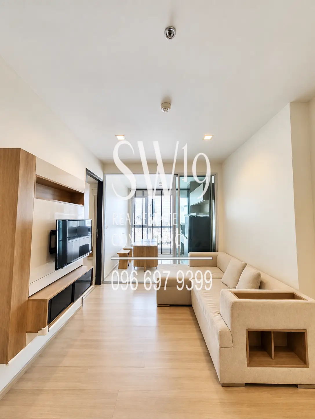 ริธึ่ม สาทร (JJ2066)