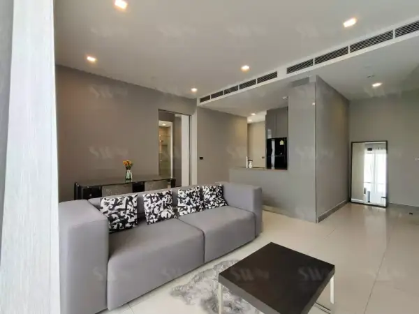 เอ็ม สีลม (JJ0893) - 2