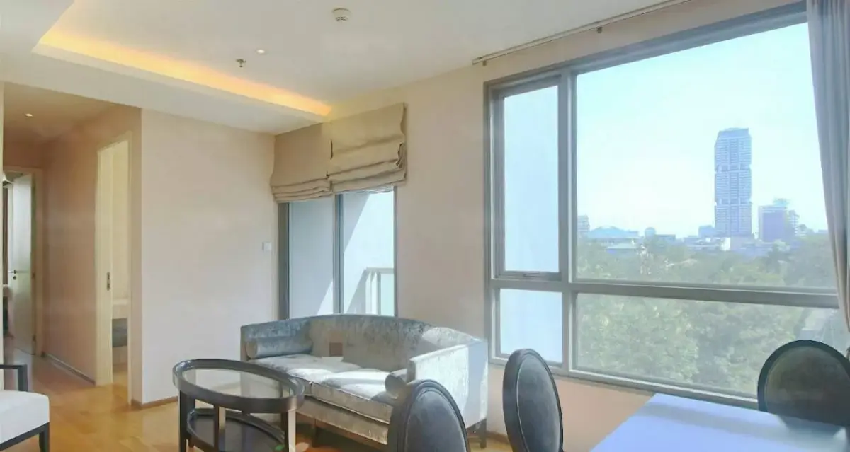 	เอช สุขุมวิท 43 (JJ1044)
