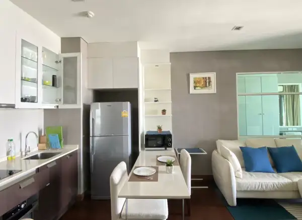 Ivy Thonglor (JJ1068) - 2