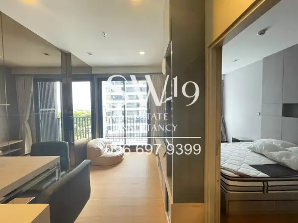 M Thonglor 10 (JJ1160) - 2