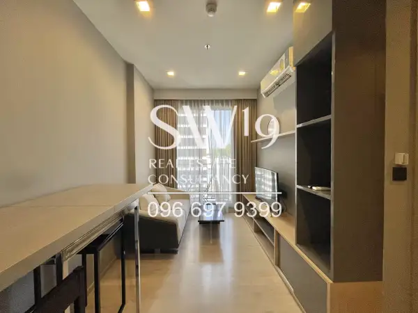 M Thonglor 10 (JJ1274) - 2